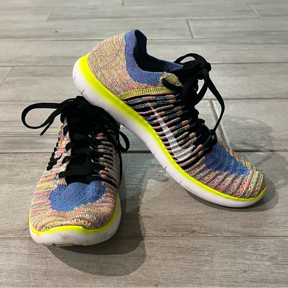 Women’s Nike Free - Picture 1 of 6